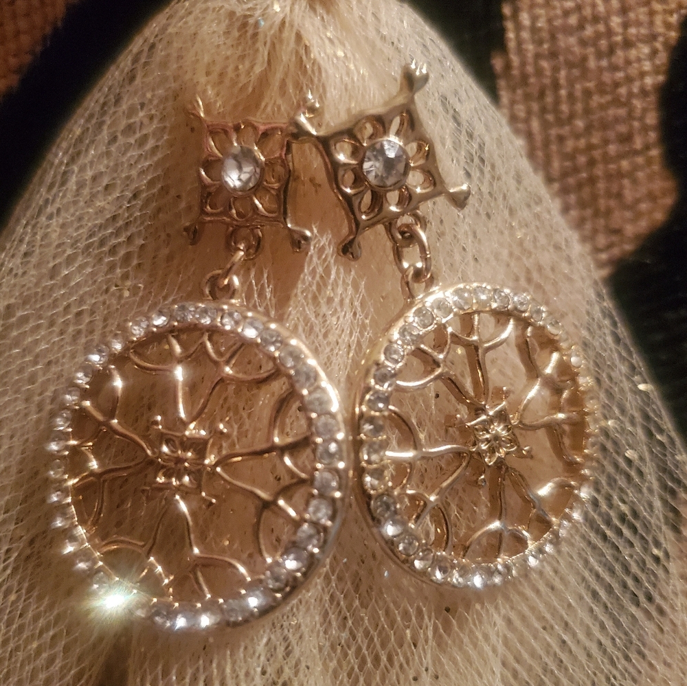 5 Pairs of Earrings for $15 & $4.99 SHIPPING!!